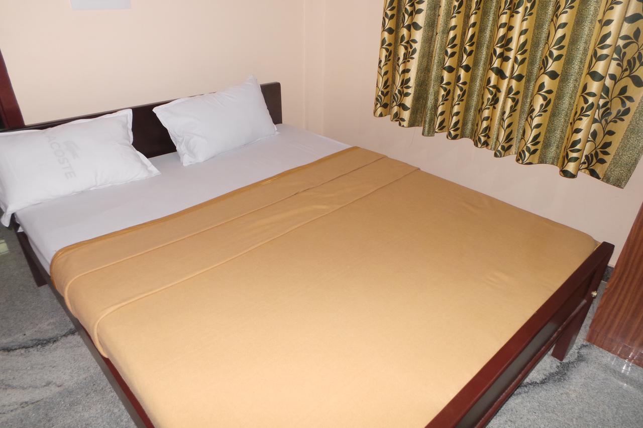 Iroomz Sri Vinayaka Comfort Virajpet Exteriér fotografie