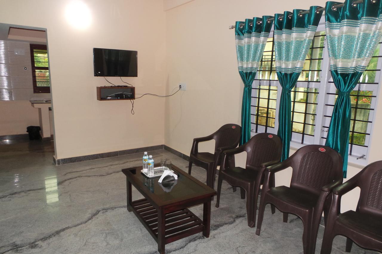 Iroomz Sri Vinayaka Comfort Virajpet Exteriér fotografie