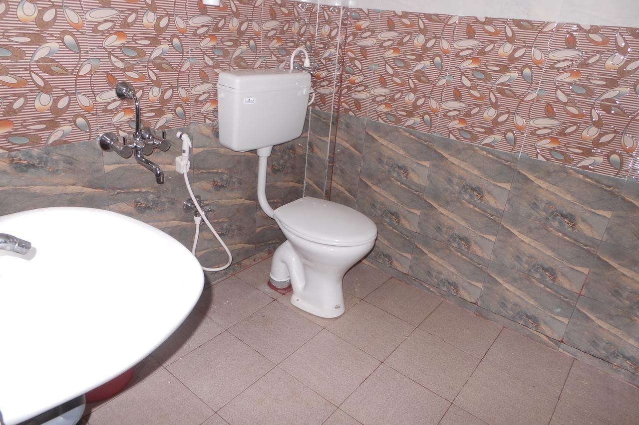 Iroomz Sri Vinayaka Comfort Virajpet Exteriér fotografie