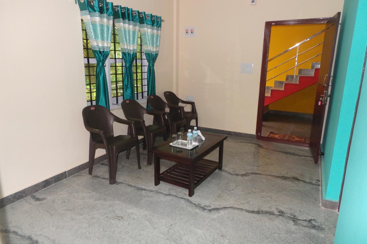 Iroomz Sri Vinayaka Comfort Virajpet Exteriér fotografie