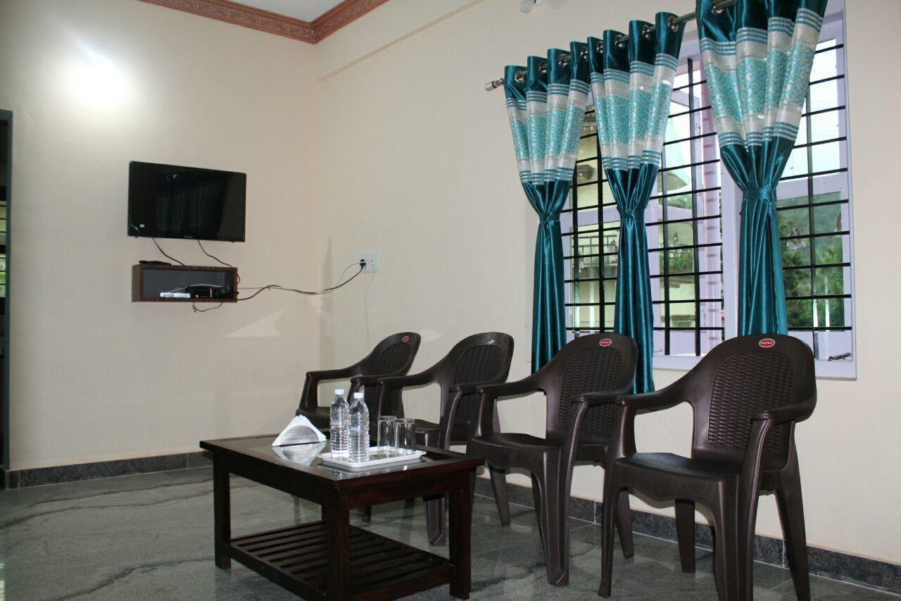 Iroomz Sri Vinayaka Comfort Virajpet Exteriér fotografie