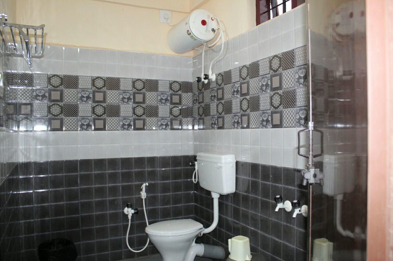 Iroomz Sri Vinayaka Comfort Virajpet Exteriér fotografie