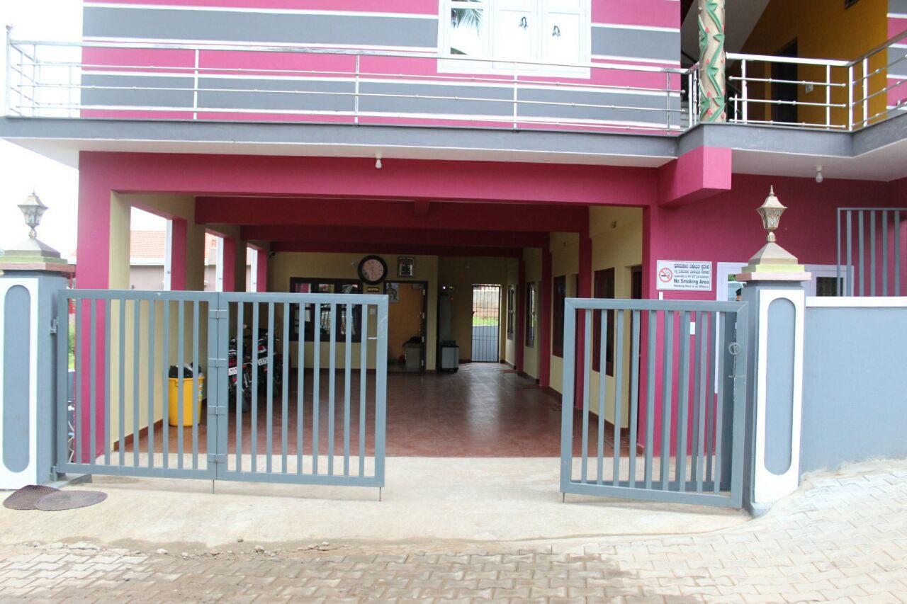 Iroomz Sri Vinayaka Comfort Virajpet Exteriér fotografie
